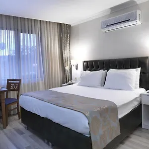 Monarch Hotel