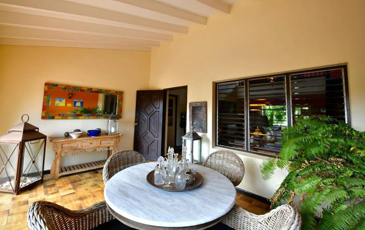 אורנג'סטאד Wonders Boutique Hotel 3*,  ארובה