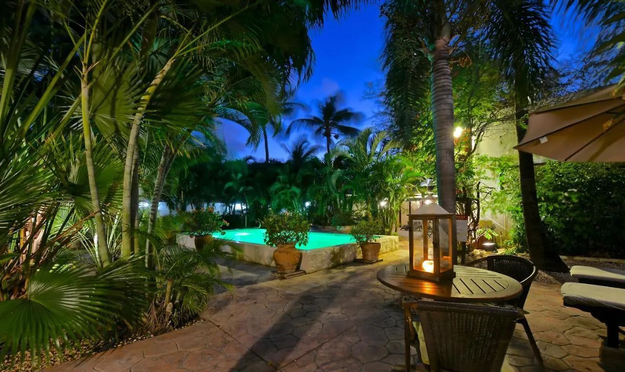 אורנג'סטאד Wonders Boutique Hotel 3*,  ארובה