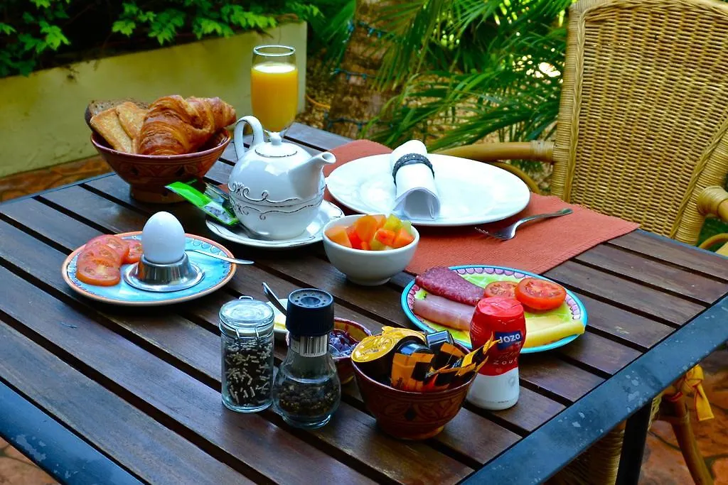 אורנג'סטאד Wonders Boutique Hotel ארובה